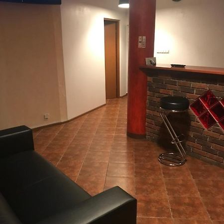 Hostel Piwnica Miechów Exteriér fotografie